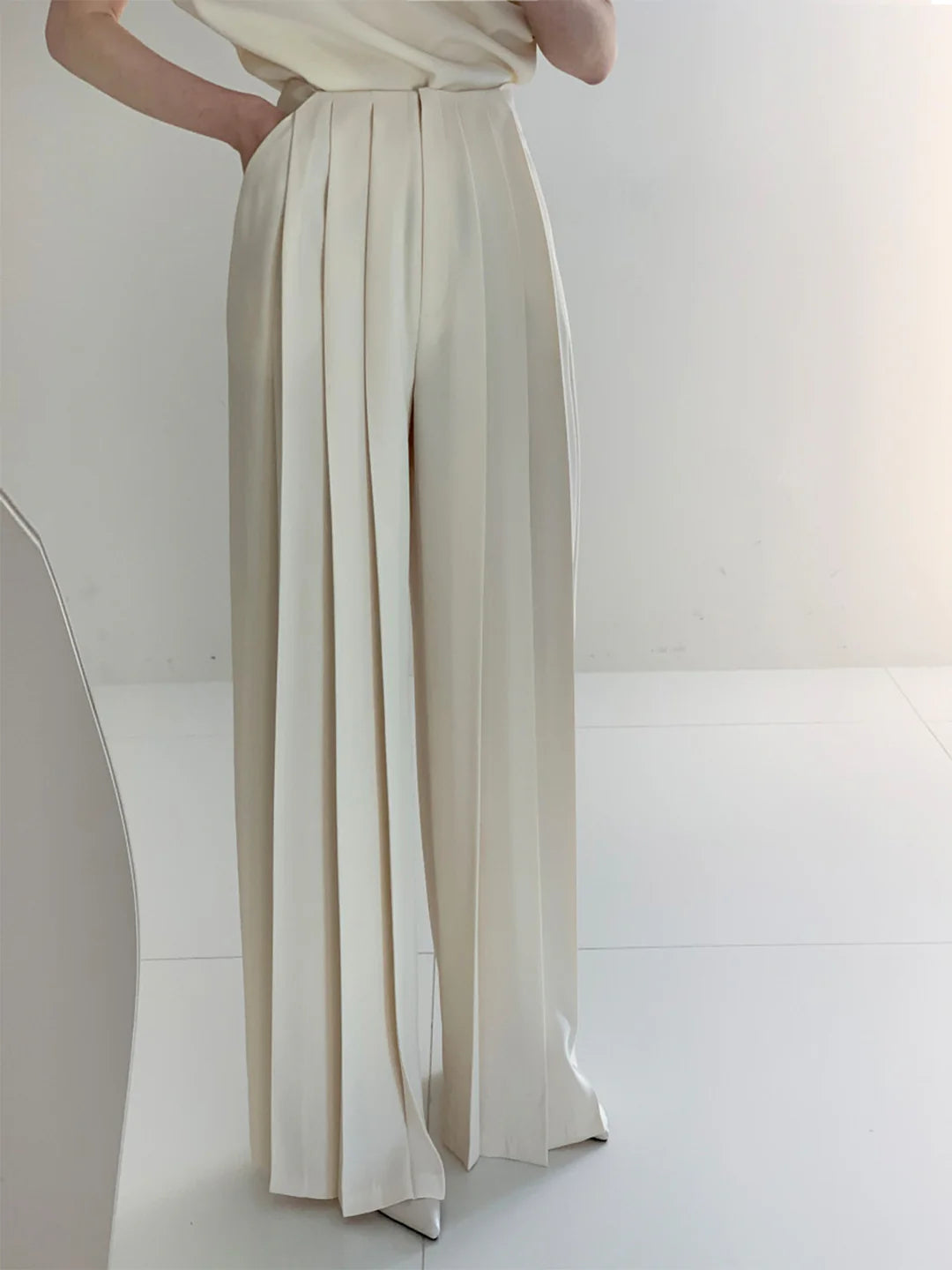 Pleated Long Pants