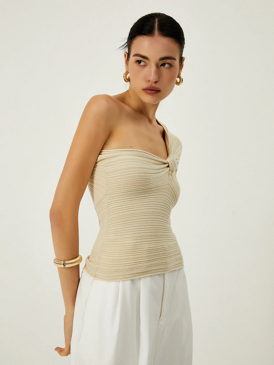 One-Shoulder Knotted Knit Top
