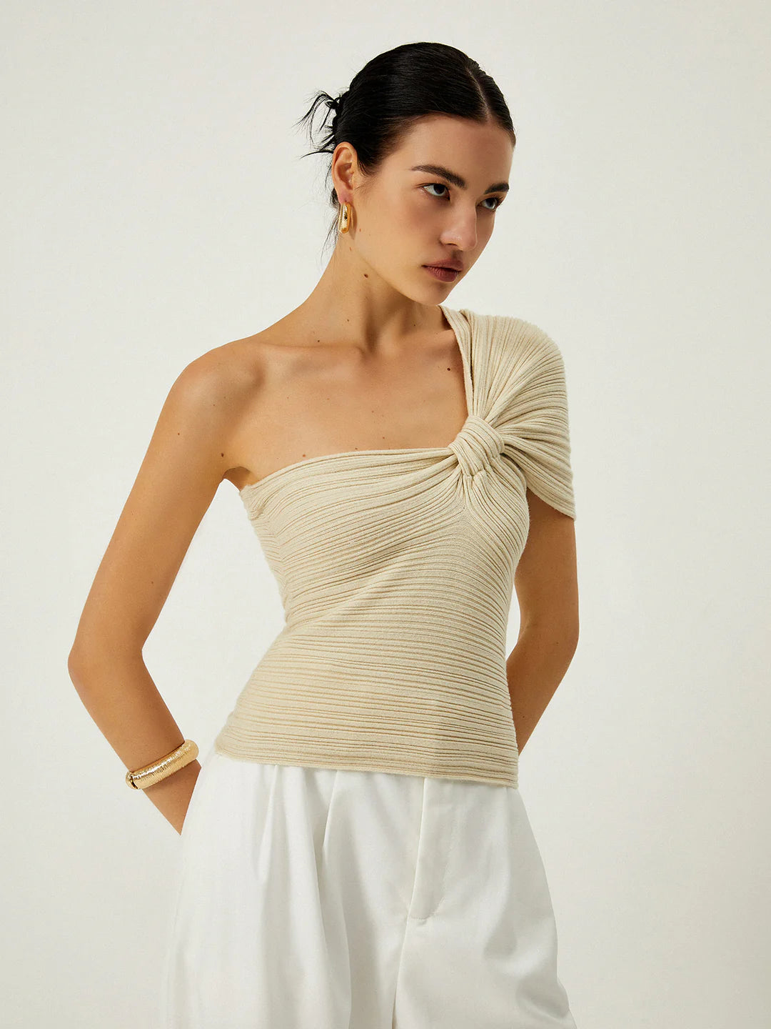 One-Shoulder Knotted Knit Top