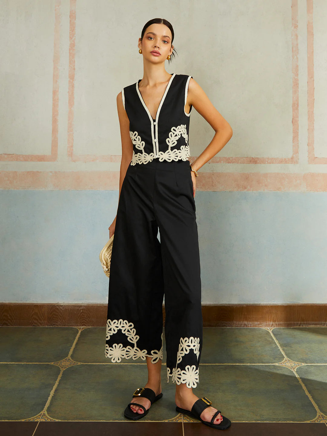 Embroidery Sleeveless Pants Set