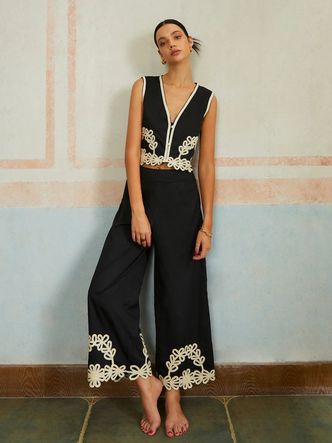 Embroidery Sleeveless Pants Set