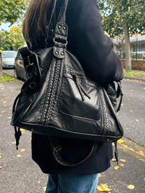 Chic Vegan Leather Shoulder Bag With Zipper Closure