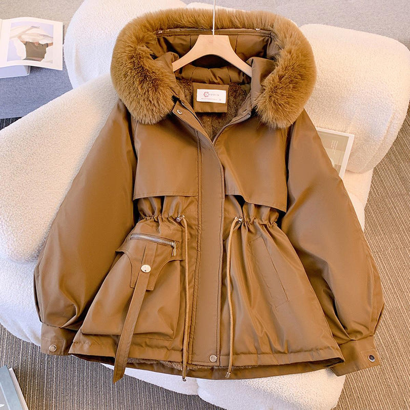 Chic Women&#39;s Winter Coat With Fur Hood