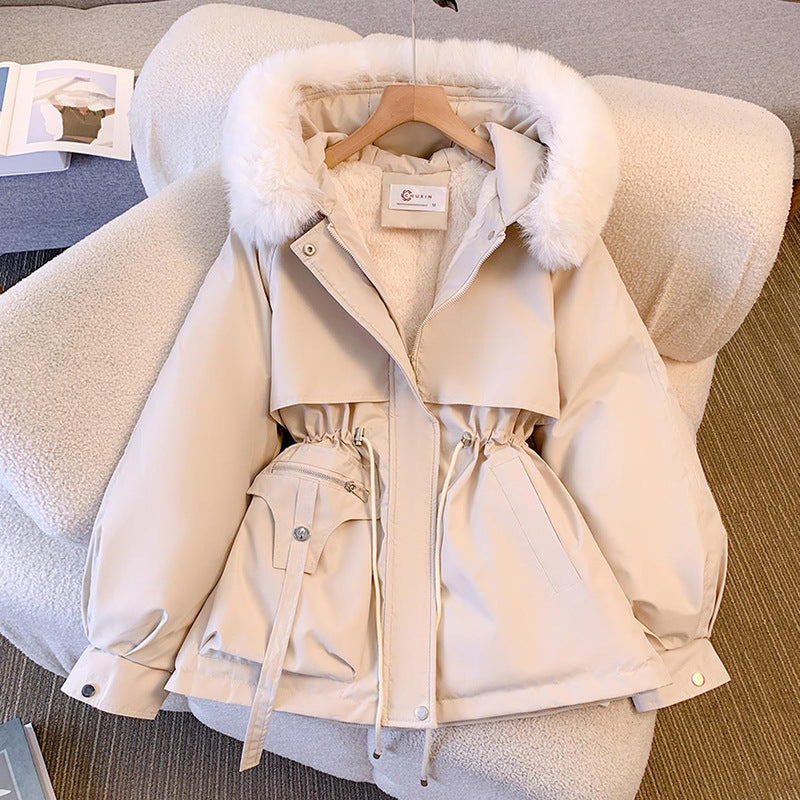 Chic Women&#39;s Winter Coat With Fur Hood