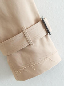 Classic Beige Women&#39;s Short Jacket for All Occasions