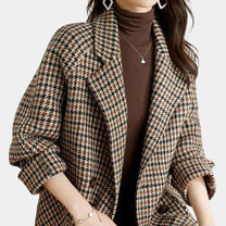 Classic Double-Breasted Women&#39;s Wool Blend Coat