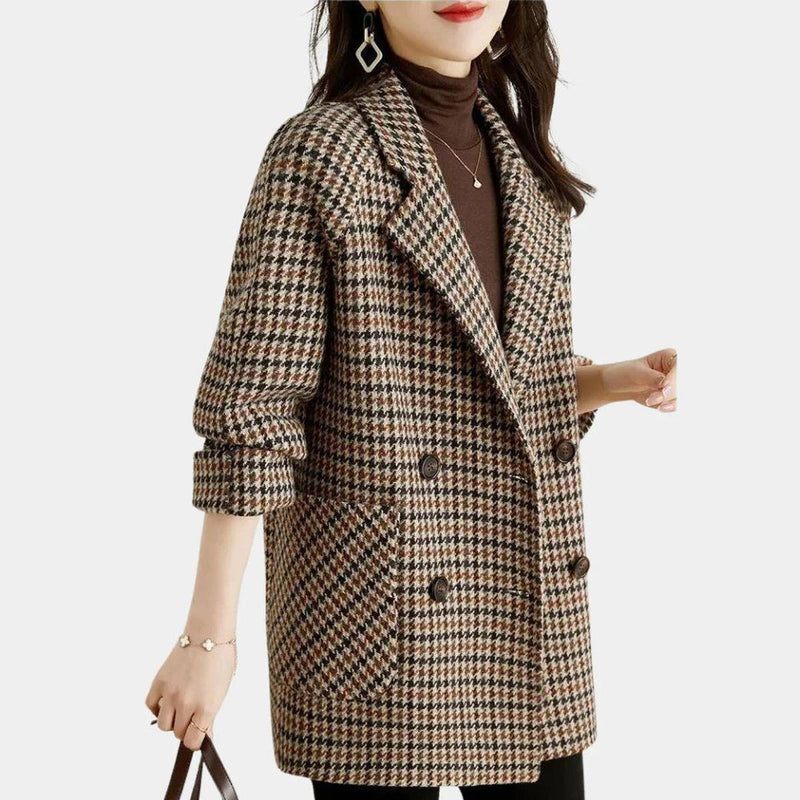 Classic Double-Breasted Women&#39;s Wool Blend Coat