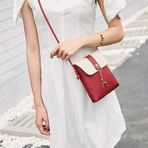 Compact Elegant Women&#39;s Handbag With Multiple Compartments