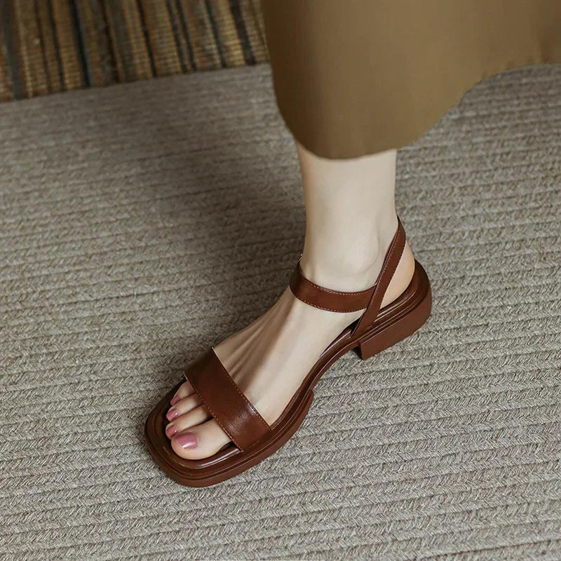 Elegant Leather Women&#39;s Sandals - Durable, Comfortable, Versatile