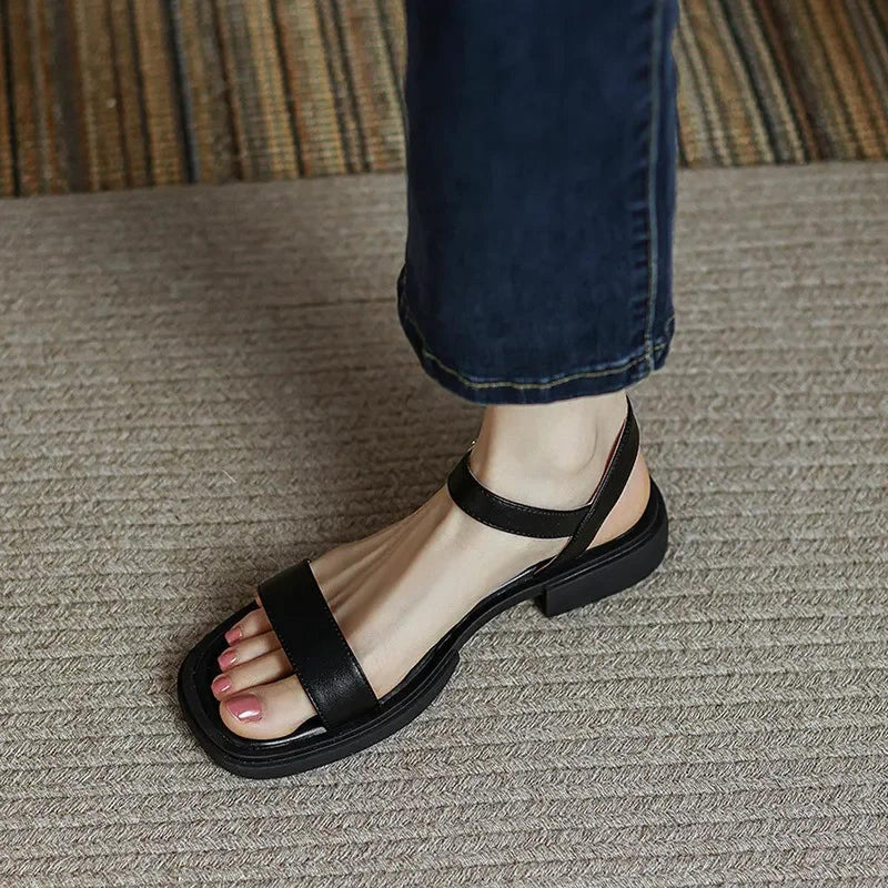 Elegant Leather Women&#39;s Sandals - Durable, Comfortable, Versatile