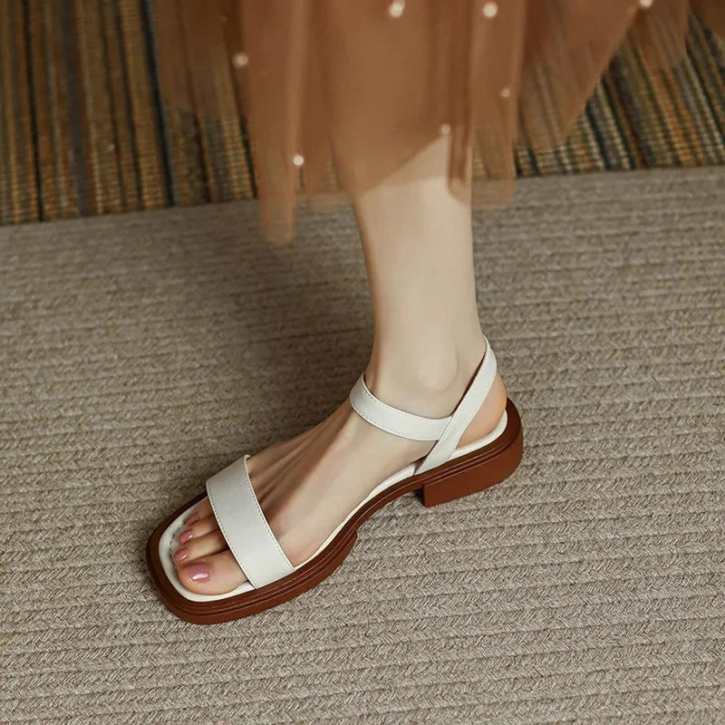 Elegant Leather Women&#39;s Sandals - Durable, Comfortable, Versatile