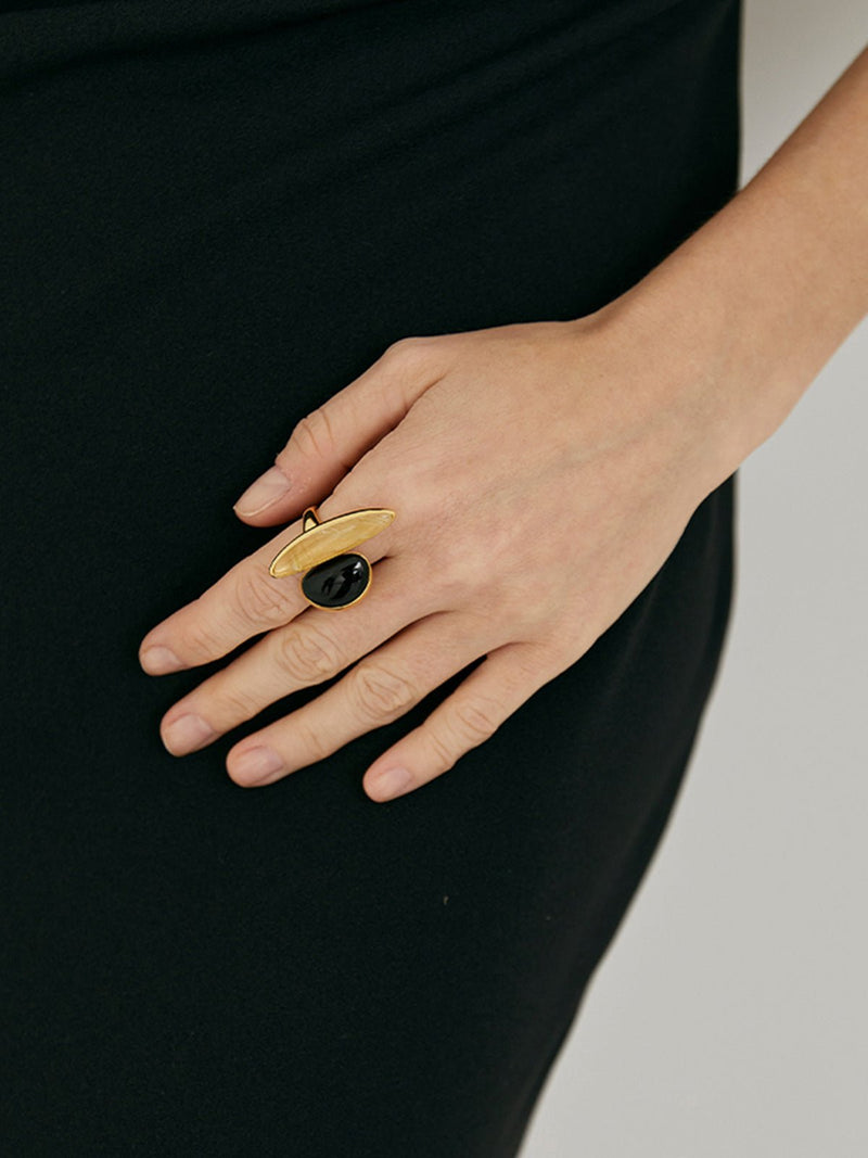Elegant Onyx and Citrine Ring