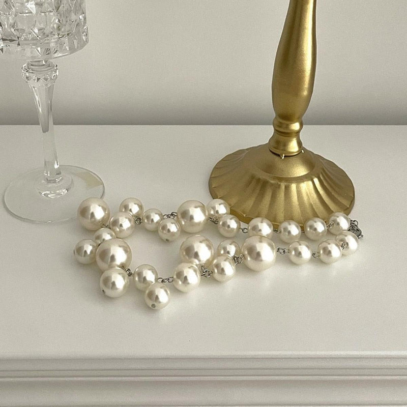 Elegant Round Pearl Necklace With Fitness Tracker