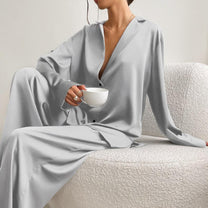 Elegant Satin Two-Piece Pyjama Set With Notched Collar