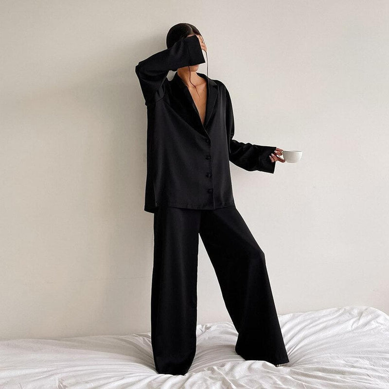 Elegant Satin Two-Piece Pyjama Set With Notched Collar