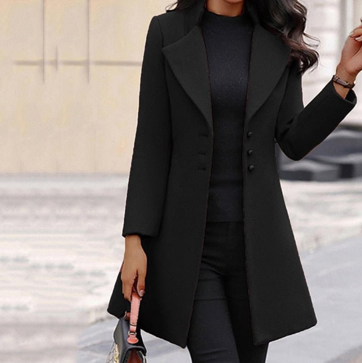 Elegant Women&#39;s Coat With Folded Collar And Shiny Buttons