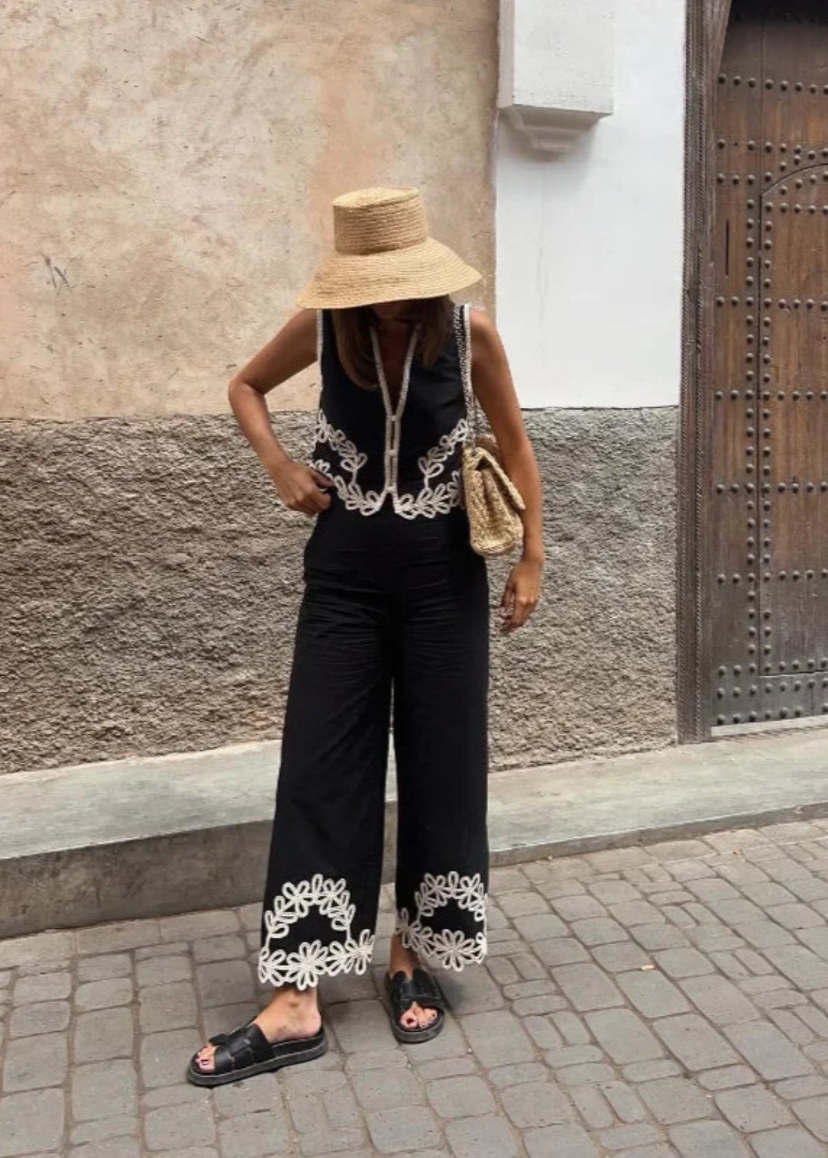 Embroidery Sleeveless Pants Set