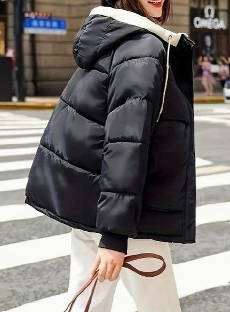 Fleece-Lined Women&#39;s Hooded Jacket for Casual and Outdoor Wear
