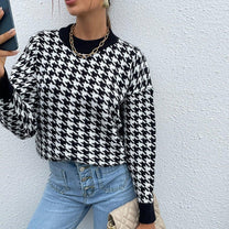 Houndstooth Pattern Relaxed Fit Women&#39;s Pullover Sweater