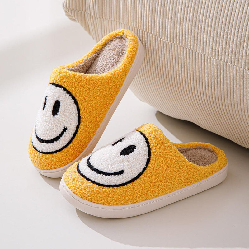 Large Smiley Pattern Fur Slippers With Non-Slip Sole