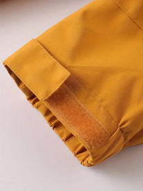 Lightweight Men&#39;s Waterproof Outdoor Jacket With Adjustable Hood