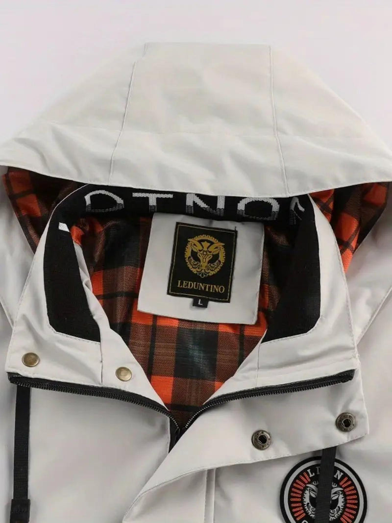 Lightweight Men&#39;s Waterproof Outdoor Jacket With Adjustable Hood