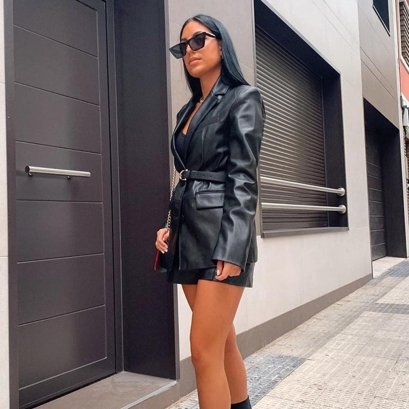 PU Leather Women&#39;s Blazer Jacket With Tailored Cut For Versatile Styling