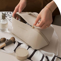 Luxurious Cosmetic Bag With Spacious Design