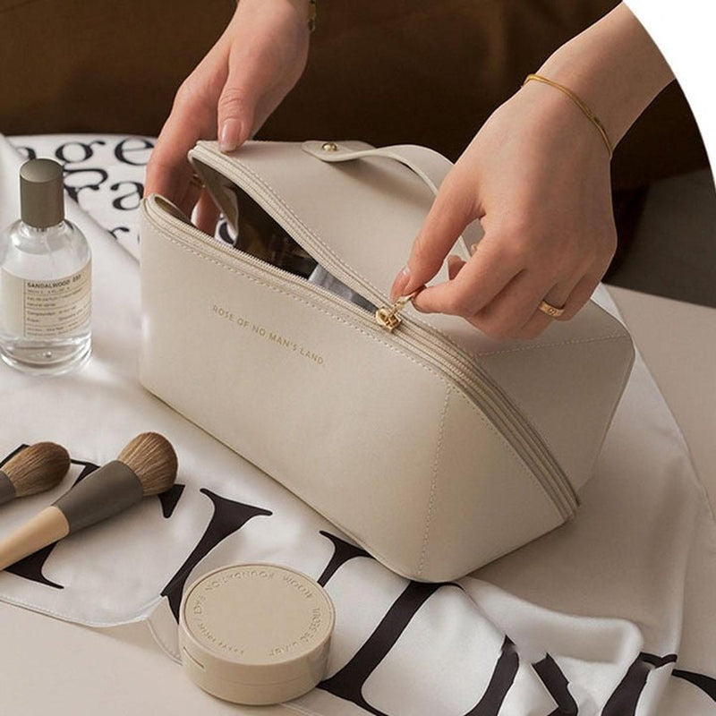 Luxurious Cosmetic Bag With Spacious Design