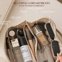 Luxurious Cosmetic Bag With Spacious Design