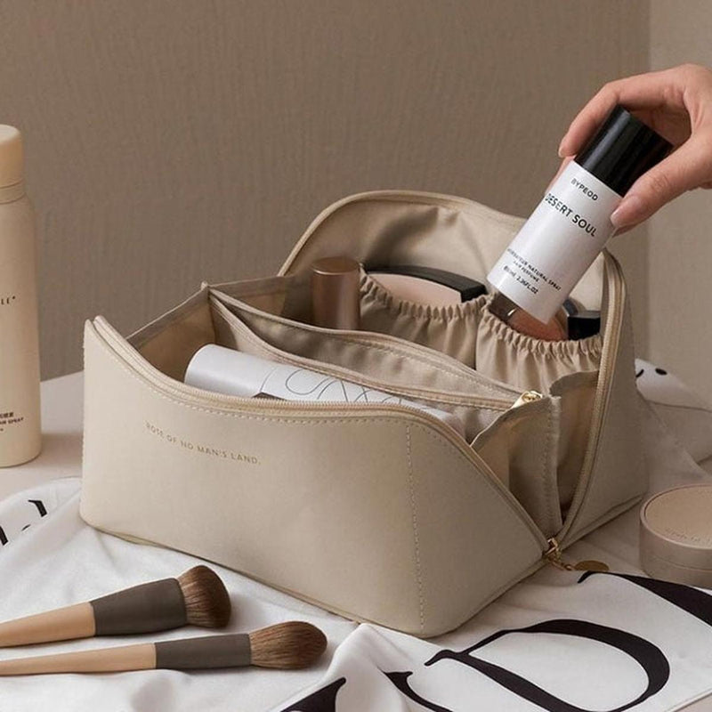Luxurious Cosmetic Bag With Spacious Design