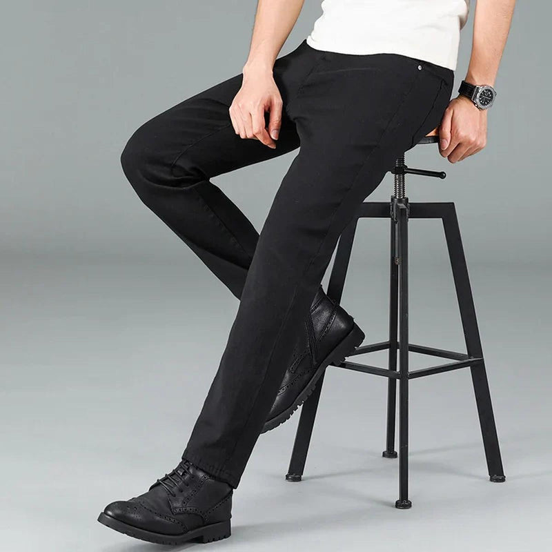Men&#39;s Black Straight Fit Jeans With Stretch