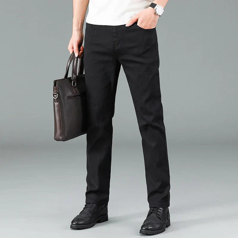 Men&#39;s Black Straight Fit Jeans With Stretch