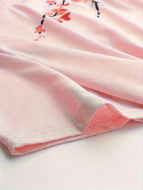 Men&#39;s Casual T-Shirt With Artistic Blossom Design