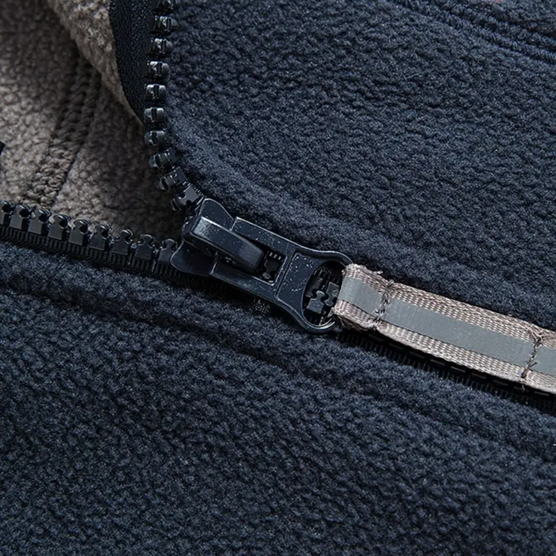 Men&#39;s Fleece Outdoor Gilet With High Collar And Zip Pockets