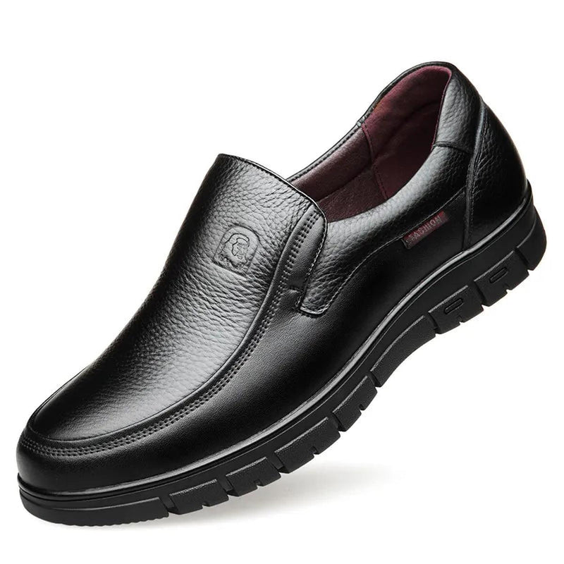 Men&#39;s Genuine Leather Casual Shoes With Flat Sole