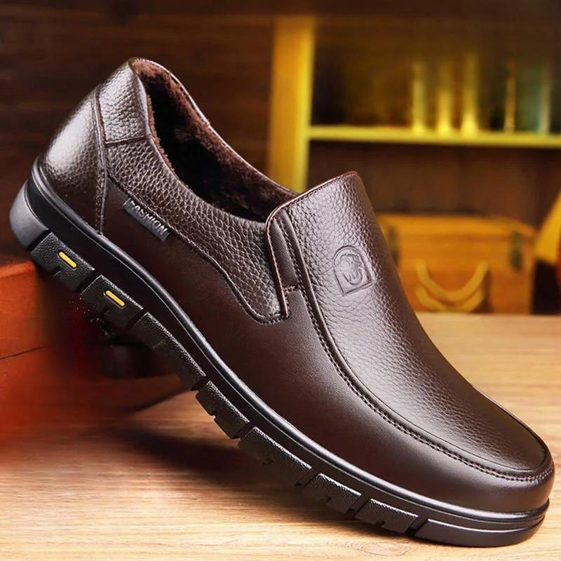 Men&#39;s Genuine Leather Casual Shoes With Flat Sole