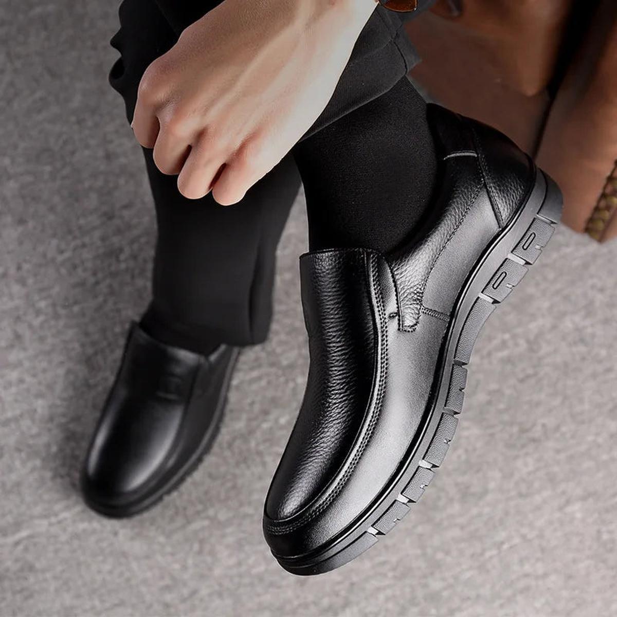 Men&#39;s Genuine Leather Casual Shoes With Flat Sole