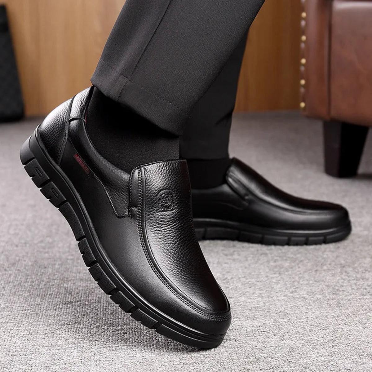 Men&#39;s Genuine Leather Casual Shoes With Flat Sole