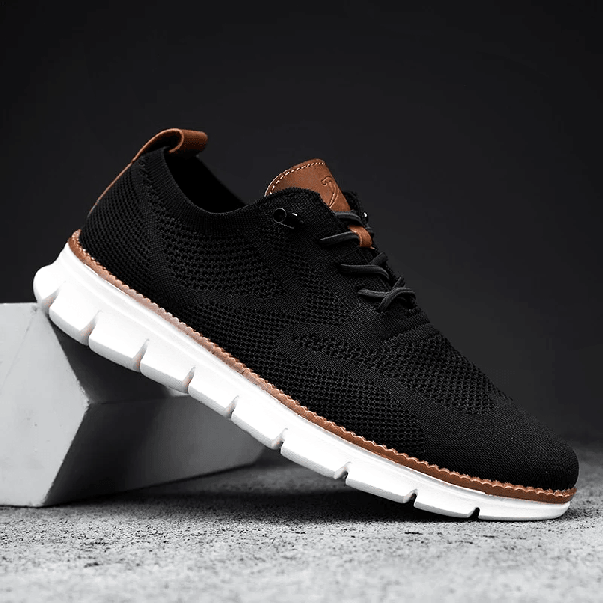 Black / 11
