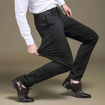 Men&#39;s Stretch Pants With Water-Resistant Fabric