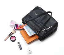 Multi-Compartment Women&#39;s Handbag With Adjustable Straps
