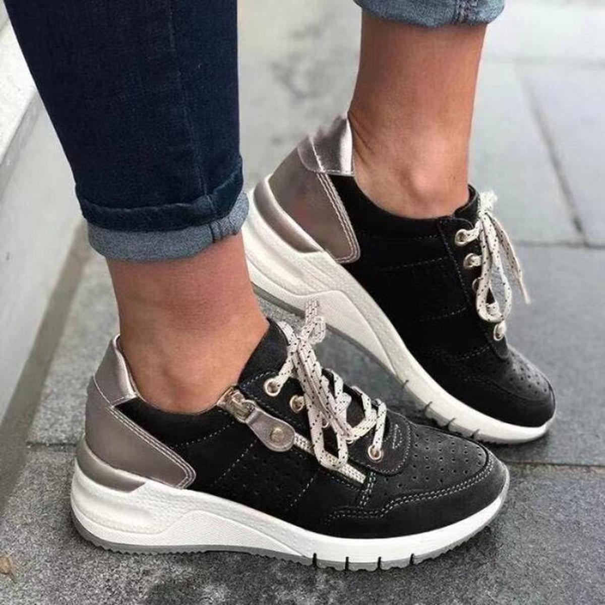Black / 8