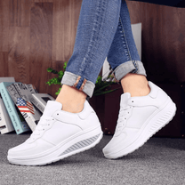 Orthopedic Women&#39;s Black Leather Sneakers