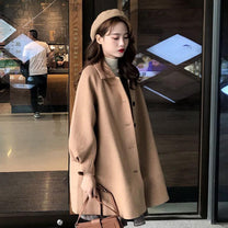 Oversized Women&#39;s Jacket With Modern Design