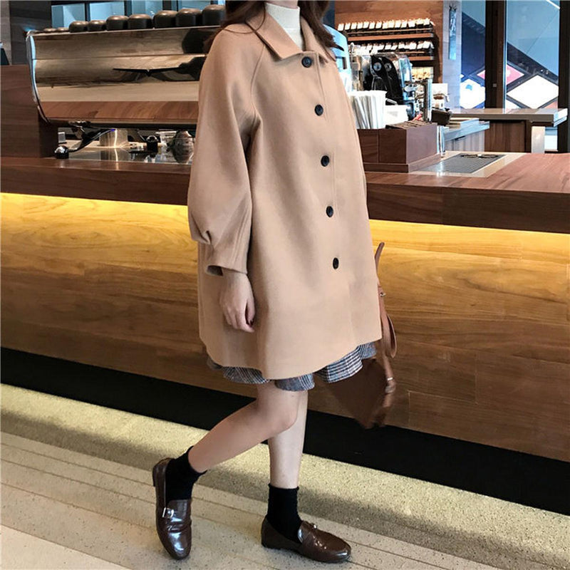 Oversized Women&#39;s Jacket With Modern Design