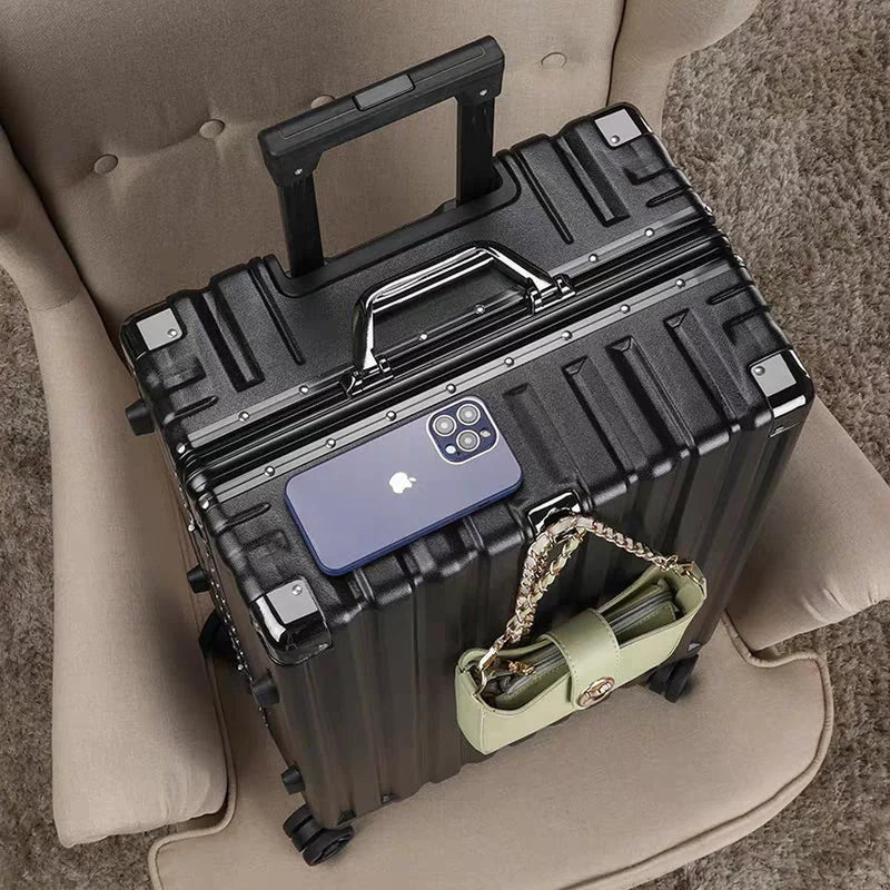 Premium Hard-Shell Suitcase With Aluminium Frame And 360° Spinner Wheels