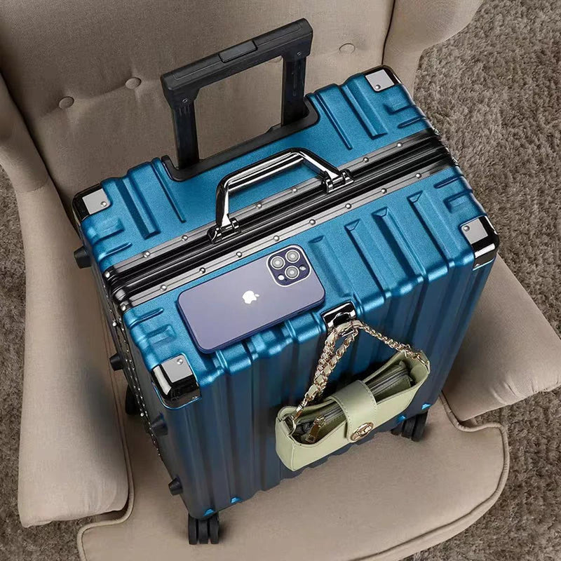 Premium Hard-Shell Suitcase With Aluminium Frame And 360° Spinner Wheels