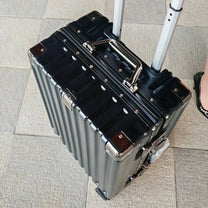 Premium Hard-Shell Suitcase With Aluminium Frame And 360° Spinner Wheels