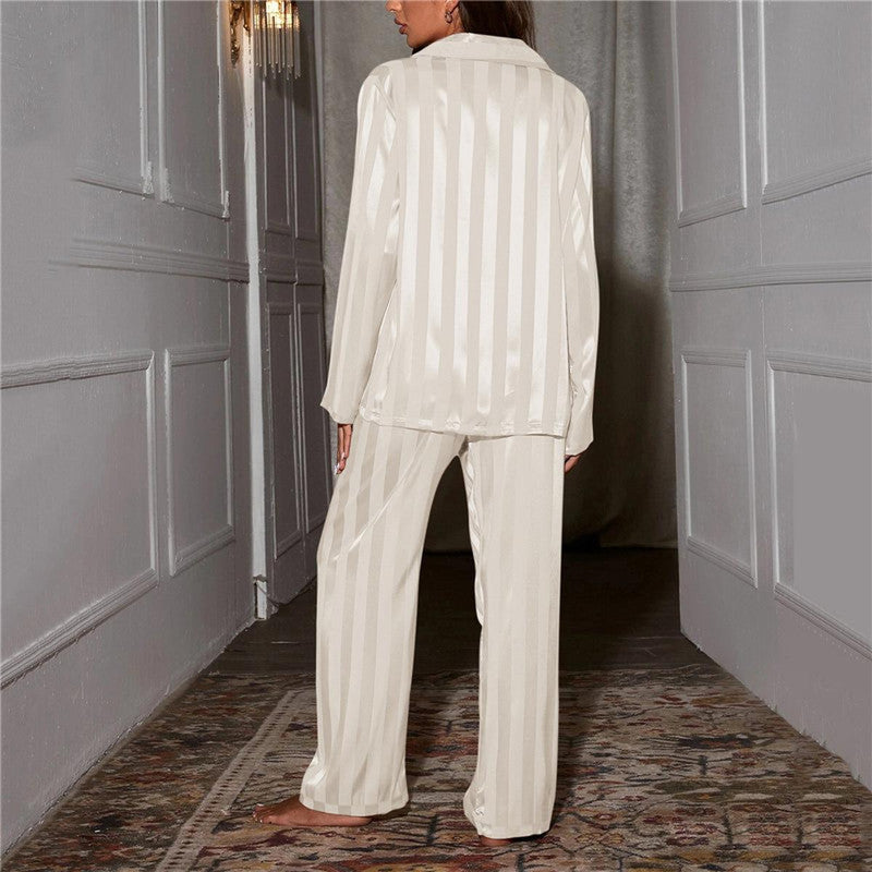Satin Pyjama Set For Women With Relaxed Fit And Breast Pocket